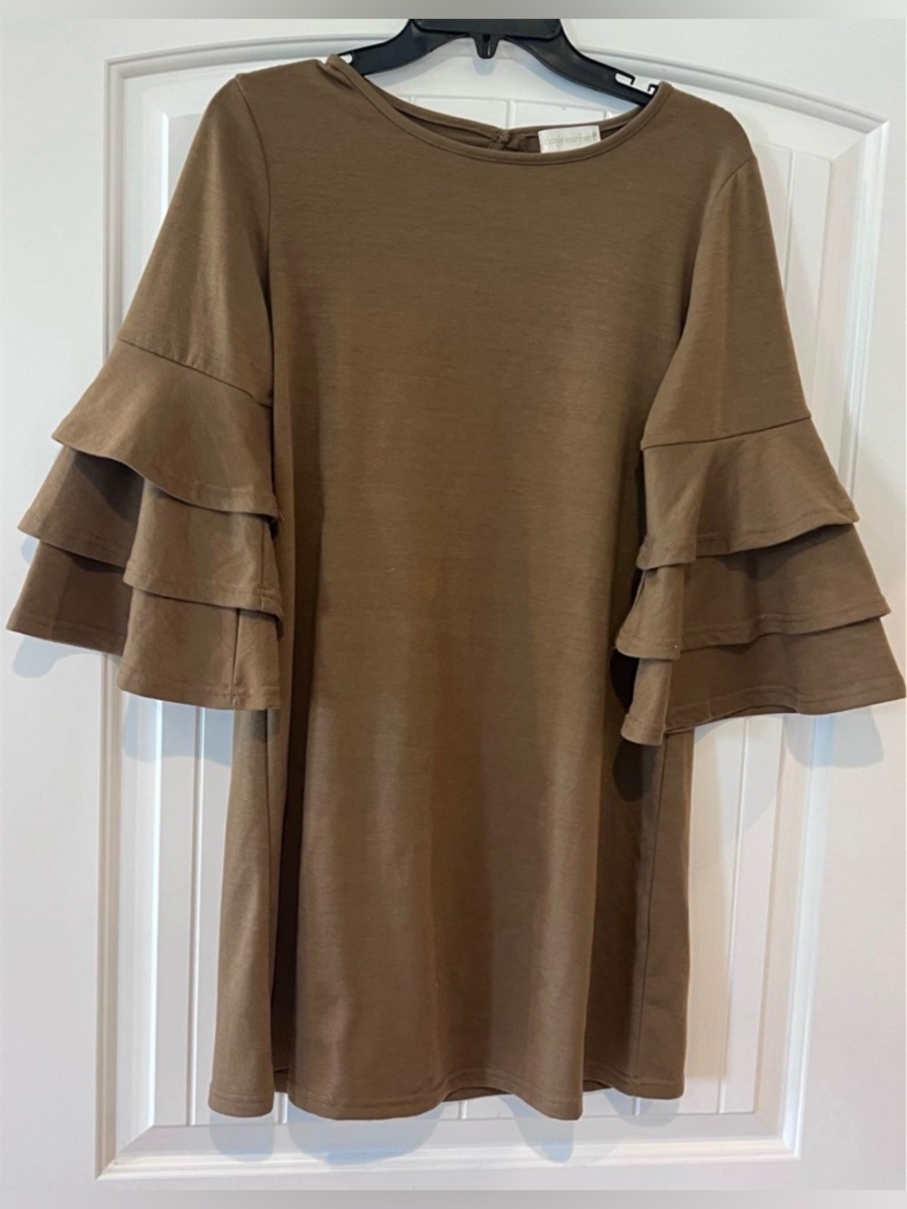 Size small- simply southern tiered dress - ruffle sleeve-great condition